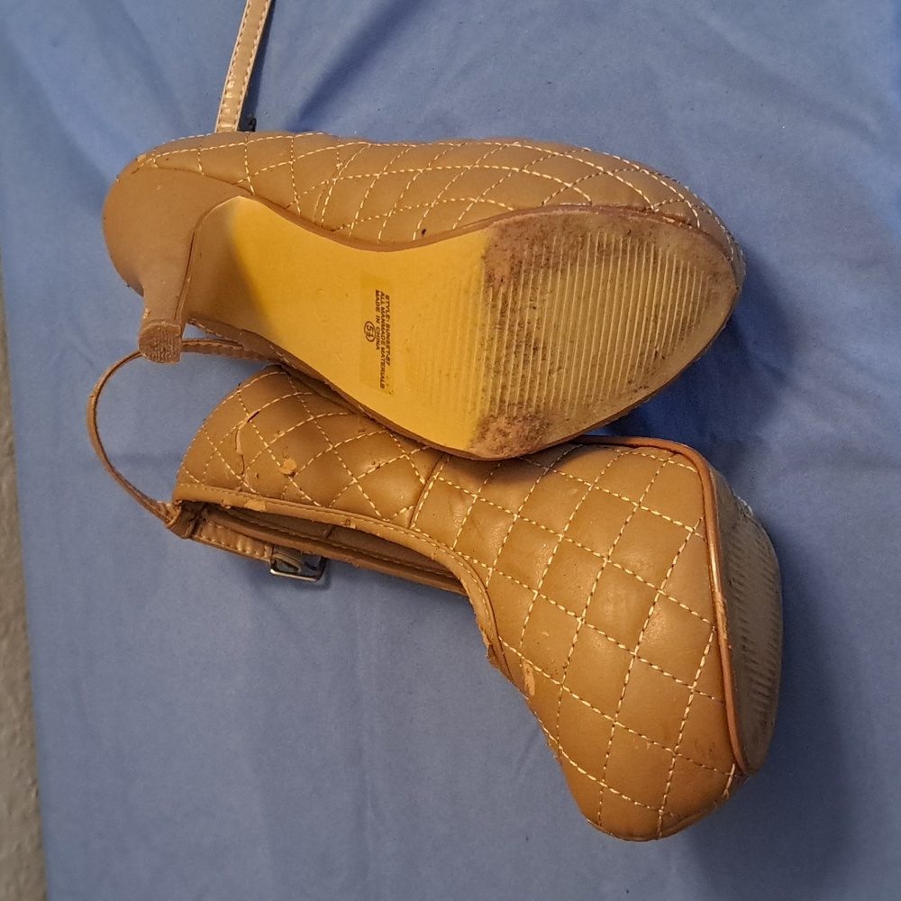 Shoes - Picture 2 of 2